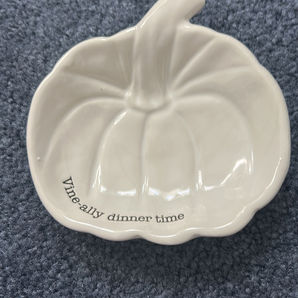 Mud Pie Halloween & Thanksgiving tidbit bowls. Cream colored ceramic novelties. - Picture 6 of 6